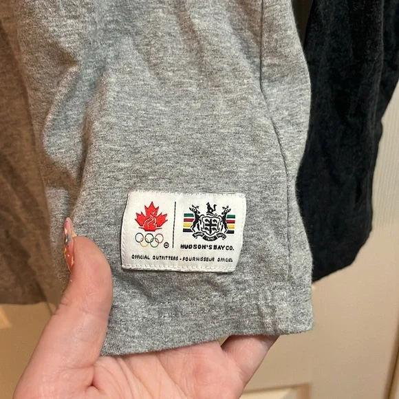 Team Canada 🇨🇦 Olympic Tee - Picture 2 of 3